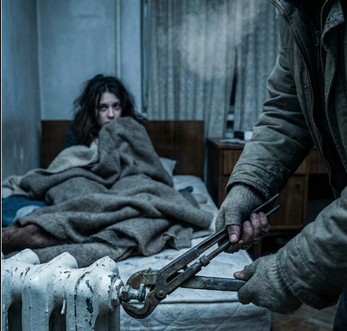 Otac je isključio grejanje u sobi svoje ćerke da bi uštedeo novac: Ujutru je našao njenu sobu praznu i pismo na jastuku koje ga je proganjalo do kraja života. - featured image