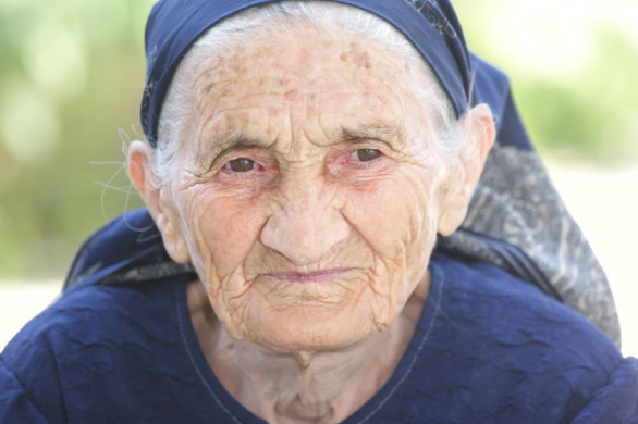 Stara narodna verovanja kažu da ove pojave nagoveštavaju buduće događaje: Ako tuđi pas zalaje ispred vaše kuće… - featured image