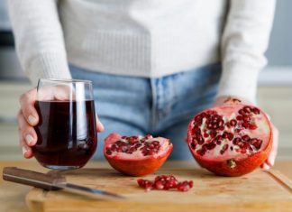 Pet napitaka koji će učiniti da vam koža zablista do Nove godine: Nutricionista deli moćne recepte