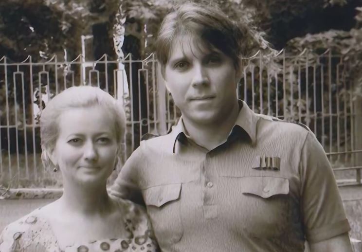 Marina i Igor 1971. dobijaju dete tamne puti, ubeđen da ga je prevarila, odmah je napustio: Niz čudnih i jezivih događaja doveo ga do zapanjujuće istine - featured image