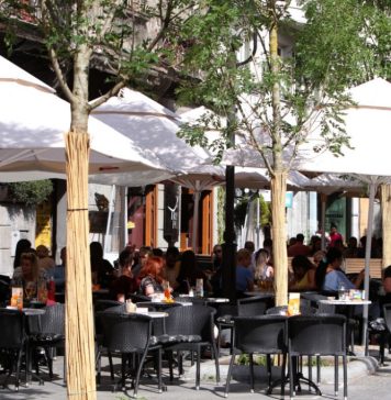 Gost zvao konobara da mu objasni grešku u računu i pita “Momak, šta si ti imao iz matematike”, a zbog njegovog odgovora je propao u zemlju Gost zvao konobara da mu objasni grešku u računu i pita “Momak, šta si ti imao iz matematike”, a zbog njegovog odgovora je propao u zemlju - featured image