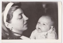 Jasminu iz Kragujevca je majka kao bebu povila u plastičnu kesu i dala u dom: “Kad me je videla posle 35 godina, pala je na pod”