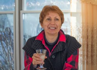 Maja je u đubretu pronašla HIV pozitivan test i svet joj se srušio: Posle 2 meseca vaspitačica je zove i kaže – dođite po bolesno dete Maja je u đubretu pronašla HIV pozitivan test i svet joj se srušio: Posle 2 meseca vaspitačica je zove i kaže – dođite po bolesno dete - featured image