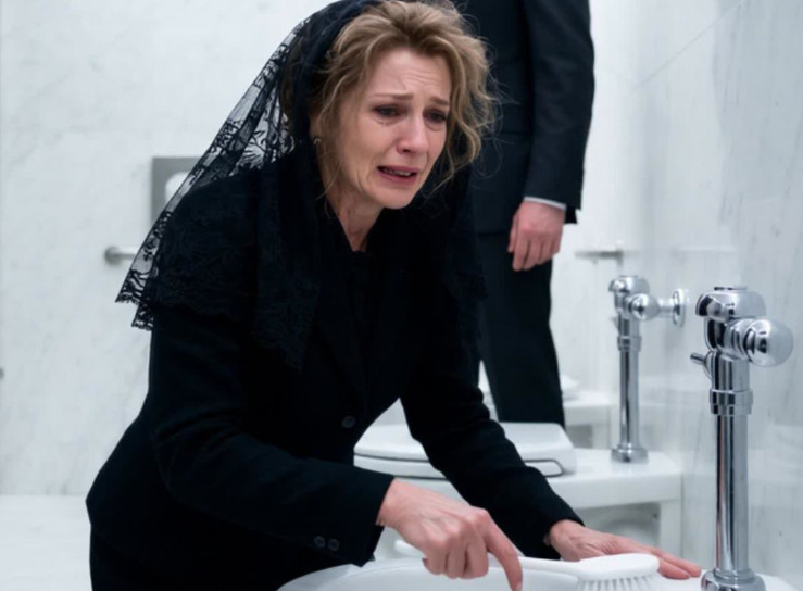 Moj sin je mislio da sam nemoćna udovica i rekao mi da čistim njegovo kupatilo — Nije znao da cijela kompanija pripada meni - featured image Moj sin je mislio da sam nemoćna udovica i rekao mi da čistim njegovo kupatilo — Nije znao da cijela kompanija pripada meni - featured image