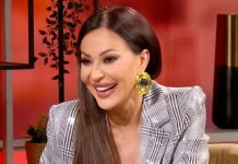 “Udala sam se, mladoženja je svima poznat, Karleuša na aparatima” Ceca Ražnatović pokazala vjenčani prsten, dijamant na ruci blješti “Udala sam se, mladoženja je svima poznat, Karleuša na aparatima” Ceca Ražnatović pokazala vjenčani prsten, dijamant na ruci blješti - featured image