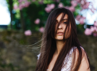 „Kada poniženje postane snaga: Kako je konobarica otkrilа tajne bogataša“