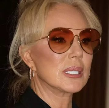 Raspad velike ljubav nakon toliko godina: Lepa Brena skupila snagu i okrenula se! “Prolazila sam pakao i kao lavica se izborila…” Raspad velike ljubav nakon toliko godina: Lepa Brena skupila snagu i okrenula se! “Prolazila sam pakao i kao lavica se izborila…” - featured image