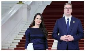 Ovdje žive ALEKSANDAR VUČIĆ I PRVA DAMA: Tamara otvorila vrata porodičnog doma, jeste li očekivali ovako nešto?! (FOTO) Ovdje žive ALEKSANDAR VUČIĆ I PRVA DAMA: Tamara otvorila vrata porodičnog doma, jeste li očekivali ovako nešto?! (FOTO) - featured image