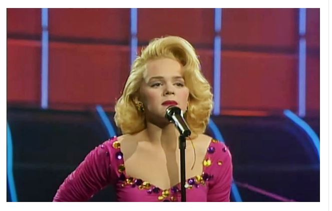 Bleda, stara i naborana: Šta se desilo najlepšoj pevačici bivše Jugoslavije, godine je pregazile FOTO - featured image Bleda, stara i naborana: Šta se desilo najlepšoj pevačici bivše Jugoslavije, godine je pregazile FOTO - featured image