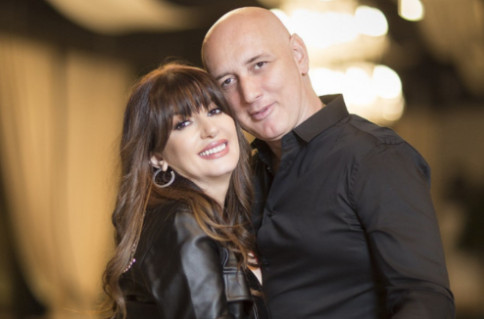 Starka se pIodila, trudna Viki Miljković ne skida osmijeh sa lica: Ceca uz nju na fotografiji, pogledajte kakav joj je stomak - featured image