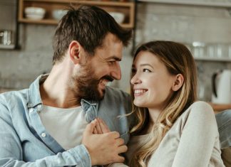 Da li i vi ovo smatrate PRELJUBOM? Ponašanje koje može da vas košta veze ili braka, a mnogi ga shvataju olako Da li i vi ovo smatrate PRELJUBOM? Ponašanje koje može da vas košta veze ili braka, a mnogi ga shvataju olako - featured image