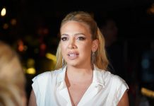 Veridbu raskinula kad je završio iza rešetaka, zavela oženjenog koreografa, jednog ostavila zbog konja: Posle burnih veza kraj njega našla sreću i rodila sina Veridbu raskinula kad je završio iza rešetaka, zavela oženjenog koreografa, jednog ostavila zbog konja: Posle burnih veza kraj njega našla sreću i rodila sina - featured image