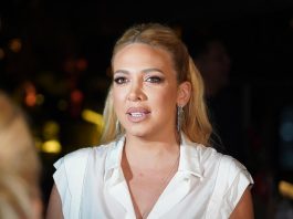 Veridbu raskinula kad je završio iza rešetaka, zavela oženjenog koreografa, jednog ostavila zbog konja: Posle burnih veza kraj njega našla sreću i rodila sina Veridbu raskinula kad je završio iza rešetaka, zavela oženjenog koreografa, jednog ostavila zbog konja: Posle burnih veza kraj njega našla sreću i rodila sina - featured image