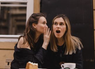 15 osobina jako pokvarenih osoba: Oni vam se smeju u lice, a smišljaju smicalice