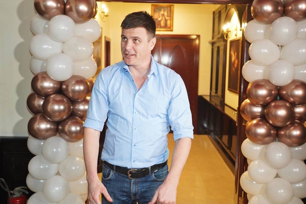 “Stavio bih zid između Srba i Hrvata, ni na pijaci da se ne sretnemo”: Izjava srpskog glumca napravila buru u regionu - featured image “Stavio bih zid između Srba i Hrvata, ni na pijaci da se ne sretnemo”: Izjava srpskog glumca napravila buru u regionu - featured image