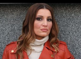 “IGNORISALA SAM PRVE I JASNE SIMPTOME”: Ovako je Mira Škorić saznala da ima rak “IGNORISALA SAM PRVE I JASNE SIMPTOME”: Ovako je Mira Škorić saznala da ima rak - featured image