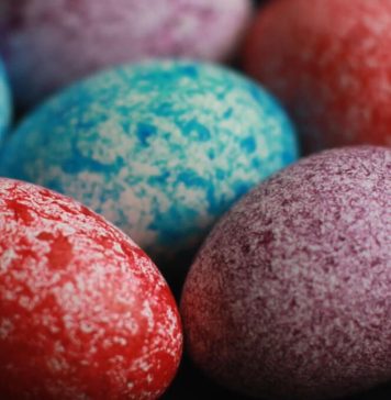 Tehnika farbanja uz koja ćete dobiti najlepša jaja sa predivnom šarom: Kad je jednom probate, zaboravićete na lukovinu