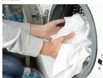 ČUDO ZA BIJELI VEŠ! ZABORAVITE VARIKINU I SIRĆE: Otkrivamo vam najjednostavniji trik za savršeno izbjeljivanje veša! (FOTO) ČUDO ZA BIJELI VEŠ! ZABORAVITE VARIKINU I SIRĆE: Otkrivamo vam najjednostavniji trik za savršeno izbjeljivanje veša! (FOTO) - featured image