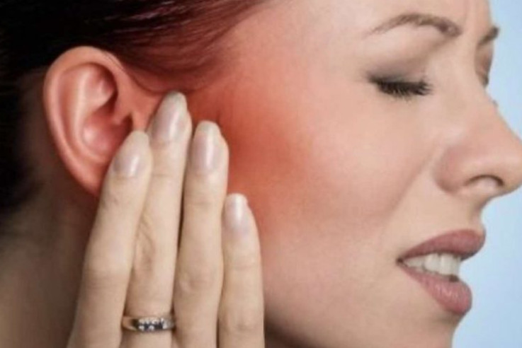 DA LI VAM ZUJI U UŠIMA? OVO JE RAZLOG – Evo na šta vas organizam ovako upozorava - featured image