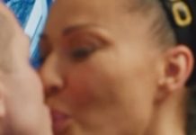 Ceca Ražnatović uhvaćena kako ljubi crnog prezgodnog muškarca: Evo ko je on, svi ga znate Ceca Ražnatović uhvaćena kako ljubi crnog prezgodnog muškarca: Evo ko je on, svi ga znate - featured image