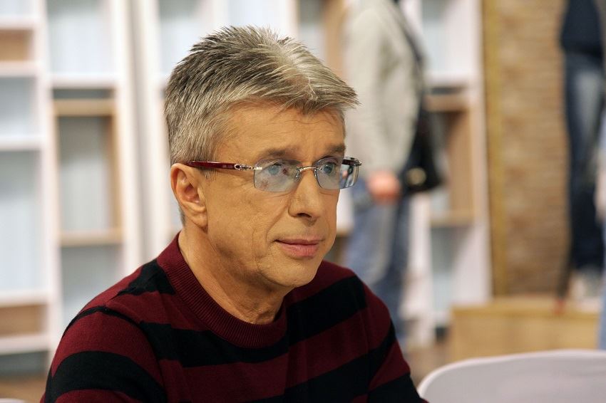 “Mama, Sale više ne diše”: Evo kako je zaista umro Saša Popović, njegova supruga otkrila zašto ga je baba Vanga slagala za godinu smrti - featured image