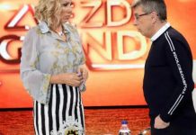 “Gadi mi se, oteo mi je sve” Pjevačica tužila Sašu Popovića, a na spisaku neprijatelja našla se i ova legenda – Ne pričamo već 2 decenije "Gadi mi se, oteo mi je sve" Pjevačica tužila Sašu Popovića, a na spisaku neprijatelja našla se i ova legenda - Ne pričamo već 2 decenije - featured image