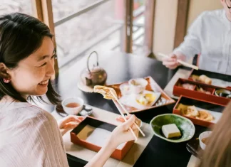 AK0 VRAĆATE ST0LlCU NA MJEST0 KAD USTANETE SA ST0LA, vi niste obični: Ovih 7 osobina vas izdvajaju…