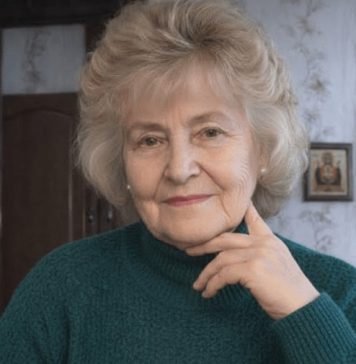 Mama me je molila da je povedem sa sobom na more. Složila sam se — i već prvog večera sam shvatila da ovaj odmor neće biti onakav kakav sam očekivala 😨😢 Mama me je molila da je povedem sa sobom na more. Složila sam se — i već prvog večera sam shvatila da ovaj odmor neće biti onakav kakav sam očekivala 😨😢 - featured image