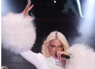 EVO KAKO KARLEUŠA PJEVA PRIJOVIĆKIN HIT: Mreže se usijale, komentari samo pljušte, SVI ZAČEPILI UŠI! (VIDEO) EVO KAKO KARLEUŠA PJEVA PRIJOVIĆKIN HIT: Mreže se usijale, komentari samo pljušte, SVI ZAČEPILI UŠI! (VIDEO) - featured image