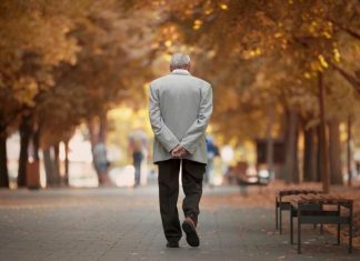 Doktorica objašnjava od kojeg roditelja naslijeđujemo životni vijek: Postoje 2 navike koje nam produžuju život, a nisu ishrana i san Doktorica objašnjava od kojeg roditelja naslijeđujemo životni vijek: Postoje 2 navike koje nam produžuju život, a nisu ishrana i san - featured image