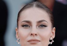 Tek što se saznalo da je u vezi sa DUŠKOM, Džejla Ramović zablistala u belom: Pogledajte ih samo blistaju od sreće!!! FOTO Tek što se saznalo da je u vezi sa DUŠKOM, Džejla Ramović zablistala u belom: Pogledajte ih samo blistaju od sreće!!! FOTO - featured image