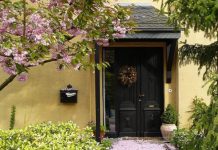 Ovaj predmet uvek držite ispred ulaznih vrata, nikako u kući! Kažu da čuva ukućane od zla i nemaštine Ovaj predmet uvek držite ispred ulaznih vrata, nikako u kući! Kažu da čuva ukućane od zla i nemaštine - featured image