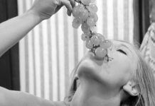 Ona je bila prva žena koja se skinula pred kamerama u bivšoj državi: ‘Zašto bih se pokajala?’ Ona je bila prva žena koja se skinula pred kamerama u bivšoj državi: ‘Zašto bih se pokajala?’ - featured image