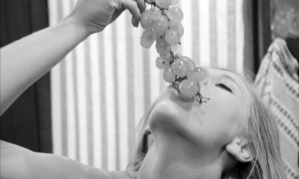 Ona je bila prva žena koja se skinula pred kamerama u bivšoj državi: ‘Zašto bih se pokajala?’ - featured image