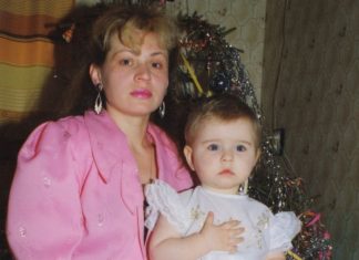 Kad ćerke nasleđuju lošu sudbinu svojih majki? Psiholog kaže da se tačno zna ko će u ljubavi proći kao bos po trnju Kad ćerke nasleđuju lošu sudbinu svojih majki? Psiholog kaže da se tačno zna ko će u ljubavi proći kao bos po trnju - featured image