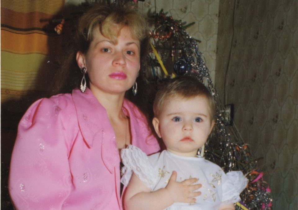 Kad ćerke nasleđuju lošu sudbinu svojih majki? Psiholog kaže da se tačno zna ko će u ljubavi proći kao bos po trnju - featured image Kad ćerke nasleđuju lošu sudbinu svojih majki? Psiholog kaže da se tačno zna ko će u ljubavi proći kao bos po trnju - featured image