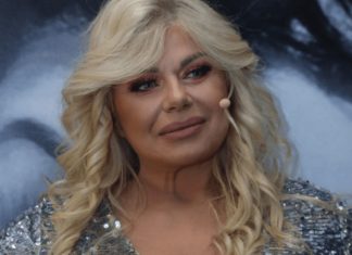 Bila je najveća zvezda devedesetih, a završila je OVAKO: Pogledajte gde živi Zorana Pavić, kuhinja u kojoj sprema hranu sve govori (FOTO) Bila je najveća zvezda devedesetih, a završila je OVAKO: Pogledajte gde živi Zorana Pavić, kuhinja u kojoj sprema hranu sve govori (FOTO) - featured image