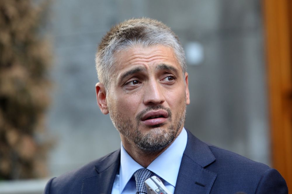 Spojila ih Ružica Đinđić, dobili 4 dece, pa doživeli nasilje i krah: Evo koja žena je razlog kraha braka Čede Jovanovića! Kad vidite o kome se radi neće vam bit dobro! - featured image Spojila ih Ružica Đinđić, dobili 4 dece, pa doživeli nasilje i krah: Evo koja žena je razlog kraha braka Čede Jovanovića! Kad vidite o kome se radi neće vam bit dobro! - featured image