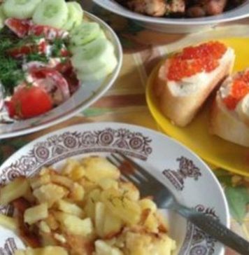 “Skuhala sam ručak, a muž je rekao da mu se gadi… tek kad sam oprala suđe, našla sam poruku ispod tanjira.” “Skuhala sam ručak, a muž je rekao da mu se gadi… tek kad sam oprala suđe, našla sam poruku ispod tanjira.” - featured image