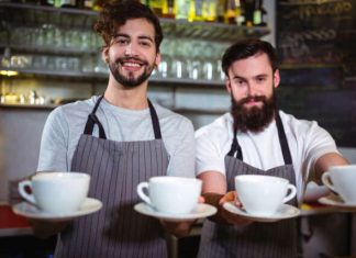 Ako ste ikada pomogli konobaru da pokupi čaše i tanjire sa stola, psihologija o vama kaže OVO Ako ste ikada pomogli konobaru da pokupi čaše i tanjire sa stola, psihologija o vama kaže OVO - featured image