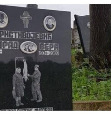 Ovako nešto postoji samo u Srbiji! Ljudi kada vide ovaj spomenik moraju da ga slikaju! KADA vidite šta piše dole šokirat će te se (FOTO) Ovako nešto postoji samo u Srbiji! Ljudi kada vide ovaj spomenik moraju da ga slikaju! KADA vidite šta piše dole šokirat će te se (FOTO) - featured image