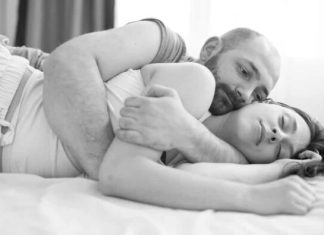 Šta znači ako žena tokom intimnog odnosa samo leži i pasivno se ponaša, prema psihologiji Šta znači ako žena tokom intimnog odnosa samo leži i pasivno se ponaša, prema psihologiji - featured image