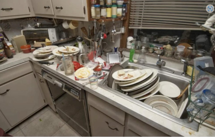 Šta prljavo kupatilo i neuredna kuhinja govore o vama? Nered u kući otkriva 8 skrivenih psiholoških problema - featured image