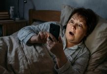 Ujutro, tačno u 3 sata, dobila sam poruku od svog sina. “Mama, izvinjavam se, znam da si nam dala ovu kuću, ali moja svekrva ne želi da budeš na našem vjenčanju.” Ujutro, tačno u 3 sata, dobila sam poruku od svog sina. “Mama, izvinjavam se, znam da si nam dala ovu kuću, ali moja svekrva ne želi da budeš na našem vjenčanju.” - featured image