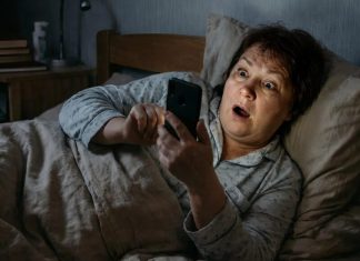 Ujutro, tačno u 3 sata, dobila sam poruku od svog sina. “Mama, izvinjavam se, znam da si nam dala ovu kuću, ali moja svekrva ne želi da budeš na našem vjenčanju.” Ujutro, tačno u 3 sata, dobila sam poruku od svog sina. “Mama, izvinjavam se, znam da si nam dala ovu kuću, ali moja svekrva ne želi da budeš na našem vjenčanju.” - featured image