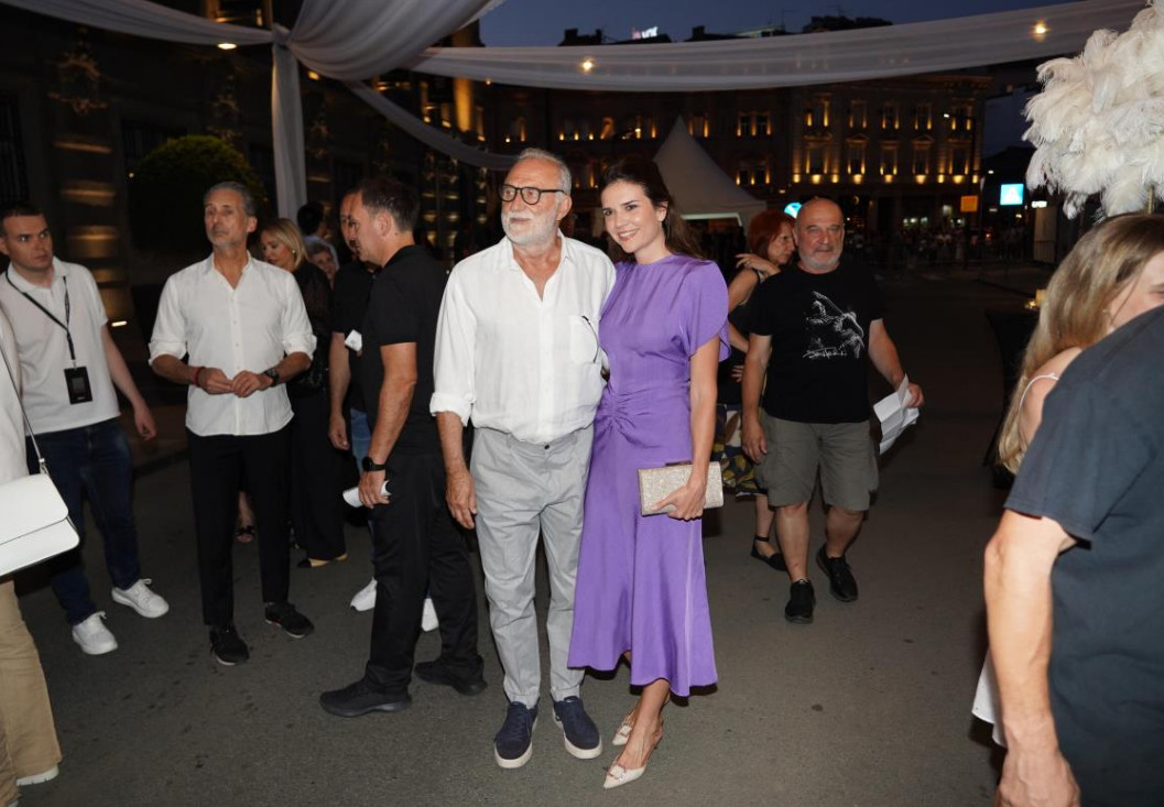 Veliko slavlje u domu Ristovski!!Anica TRUDNA…Lazaru se želja ispunila!!!!!Od obične romase do trudnoće Pogledajte reakciju Danice bivše supruge….. - featured image