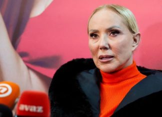 Nakon 40 godina rada Lepa Brena se penzionisala: O visini njene penzije svi govore!!! Evo koja je cifra u pitanju!!! Nakon 40 godina rada Lepa Brena se penzionisala: O visini njene penzije svi govore!!! Evo koja je cifra u pitanju!!! - featured image