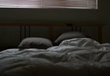 Koliko Intimnosti Je Potrebno Za Sretan Brak? Stručnjaci Upozoravaju Na Znakove Emocionalnog Udaljavanja Koliko Intimnosti Je Potrebno Za Sretan Brak? Stručnjaci Upozoravaju Na Znakove Emocionalnog Udaljavanja - featured image