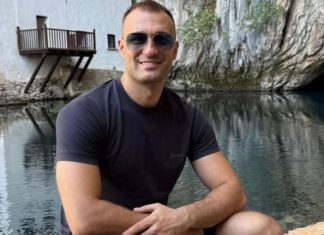 POKOJNI SALE MU PREDVIĐAO USPEH, A ON DANAS PEVA NA LIVADI! UBUCIO se i presadio KOSU – posle Rade neprepoznatljiv POKOJNI SALE MU PREDVIĐAO USPEH, A ON DANAS PEVA NA LIVADI! UBUCIO se i presadio KOSU – posle Rade neprepoznatljiv - featured image