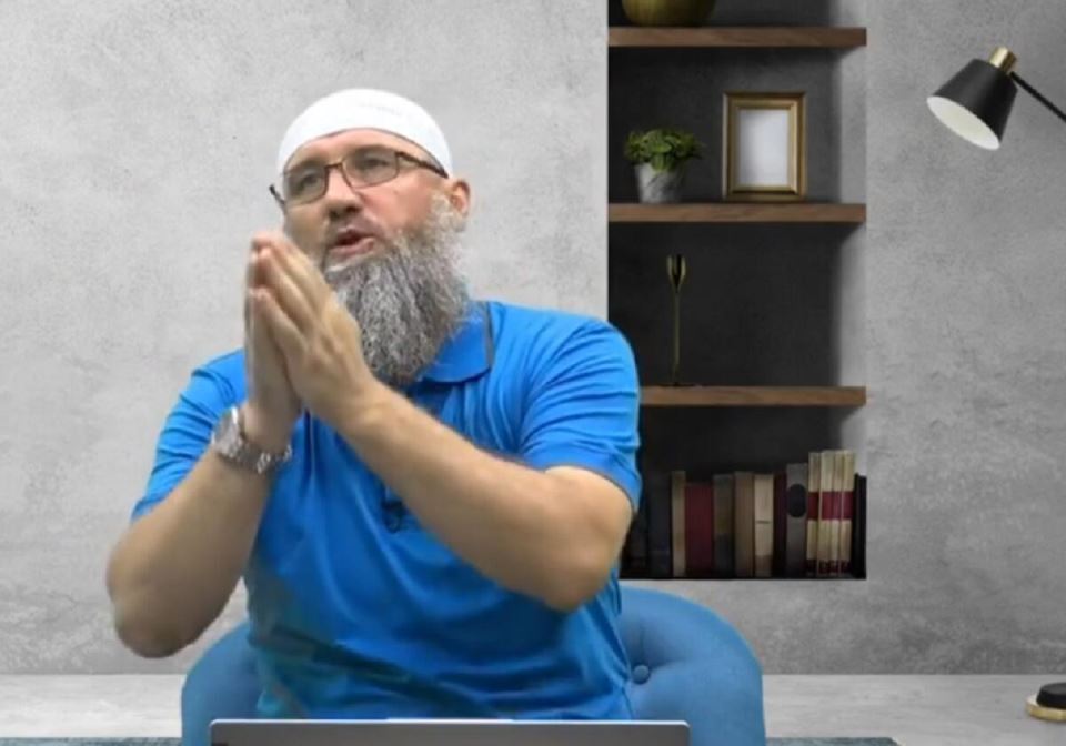 Pravoslavac pitao muslimana da mu krsti dete u crkvi: Odgovor doktora nauka za islam mnoge će iznenaditi - featured image Pravoslavac pitao muslimana da mu krsti dete u crkvi: Odgovor doktora nauka za islam mnoge će iznenaditi - featured image